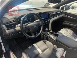 تۆیۆتا کامری